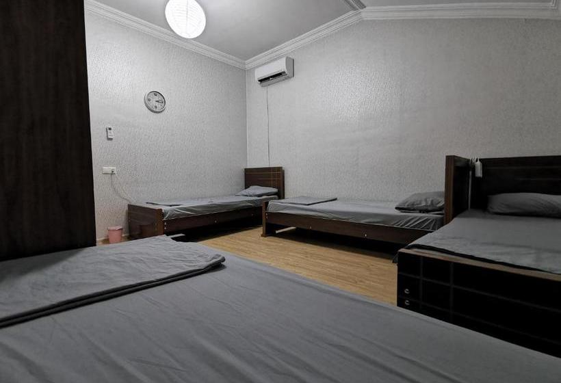 هاستل Rose House