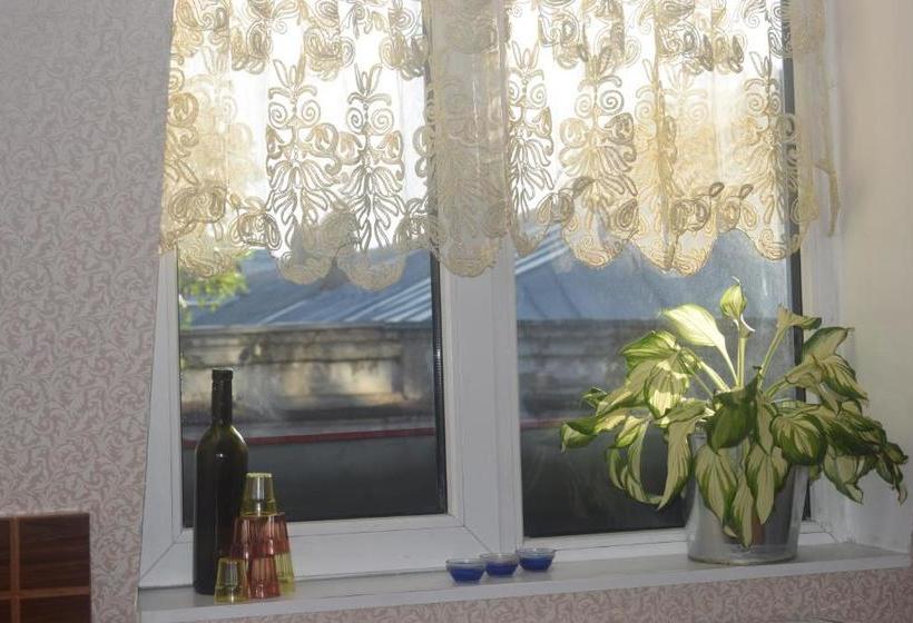 هاستل Rose House