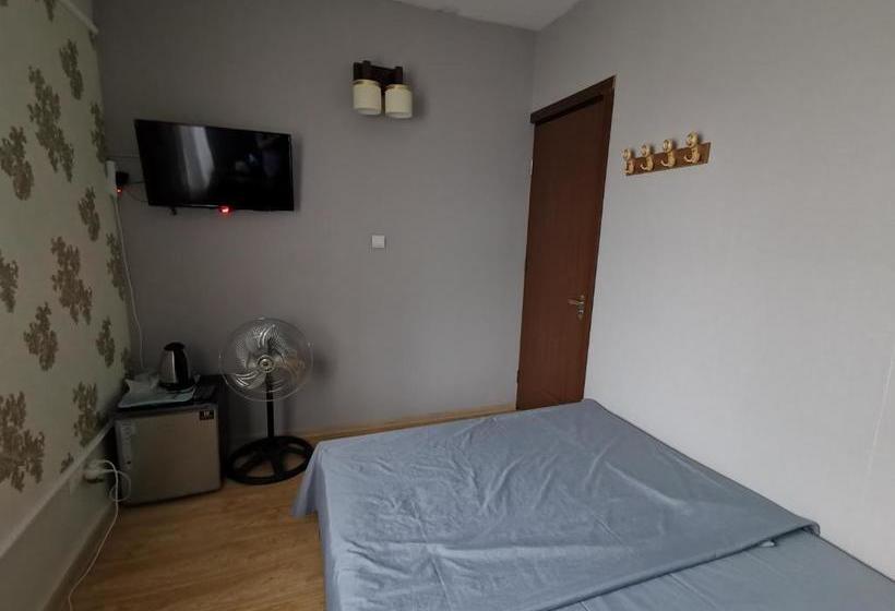 هاستل Rose House