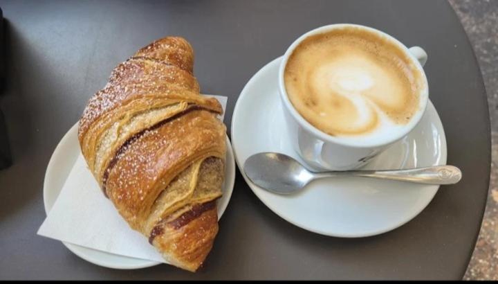 تختخواب و صبحانه Linda S Guest House