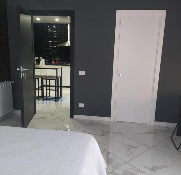 تختخواب و صبحانه Linda S Guest House