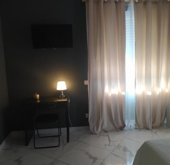 تختخواب و صبحانه Linda S Guest House