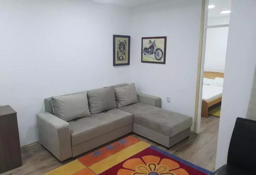 پانسیون Apartments And Rooms L E F T River Belgrade