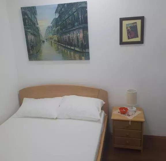 پانسیون Apartments And Rooms L E F T River Belgrade