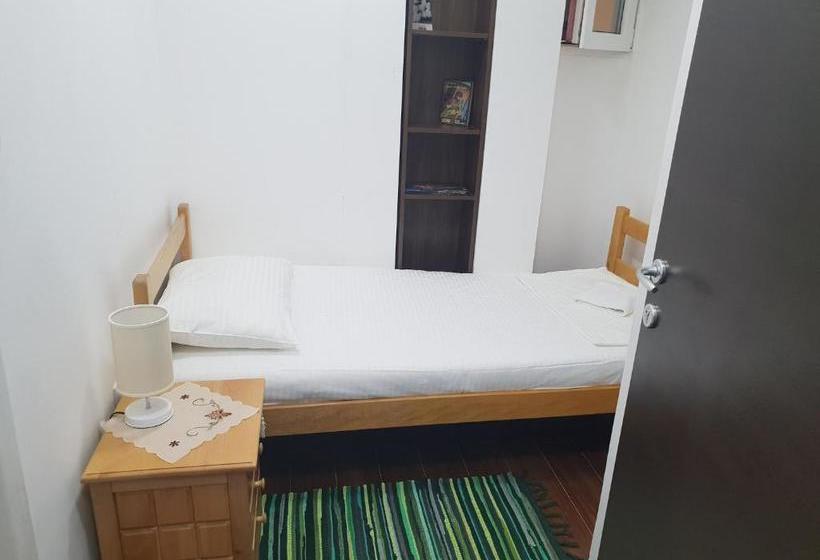 پانسیون Apartments And Rooms L E F T River Belgrade