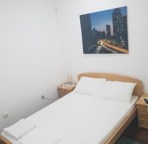 پانسیون Apartments And Rooms L E F T River Belgrade