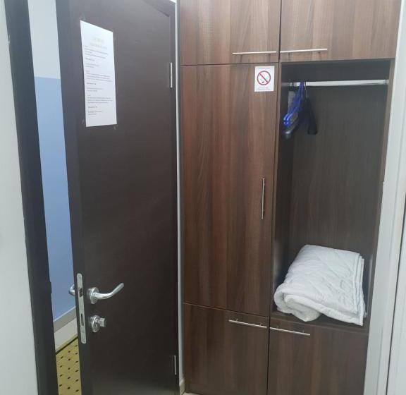 پانسیون Apartments And Rooms L E F T River Belgrade