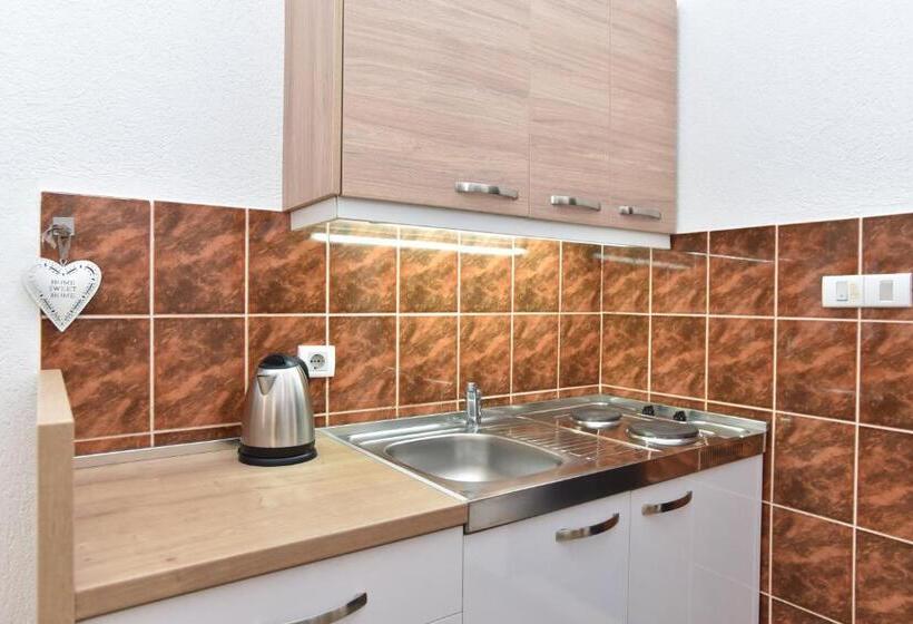 پانسیون Guest House Jedro