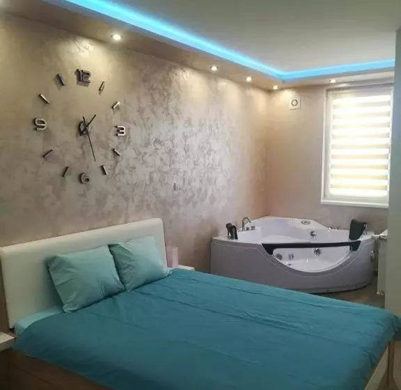 پانسیون Jacuzzi Room