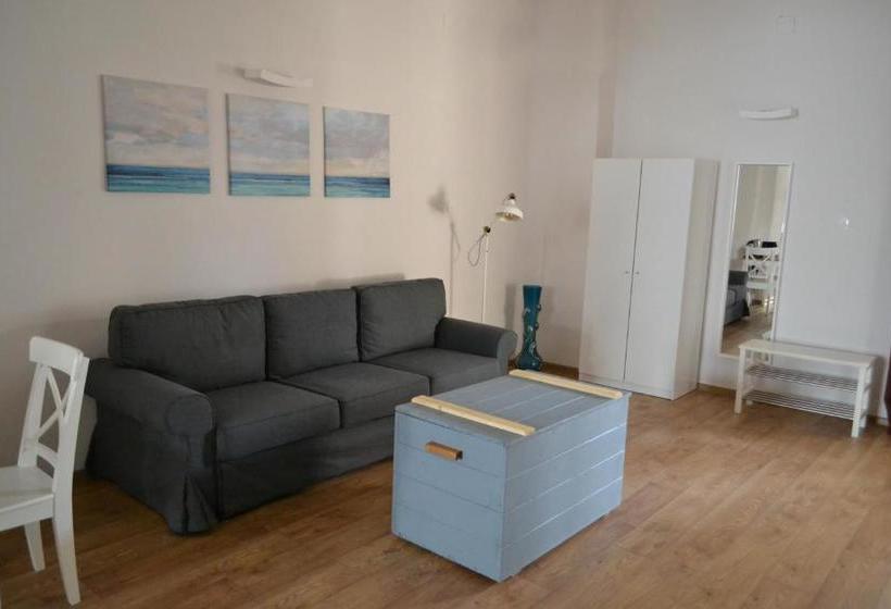 پانسیون Jules Home