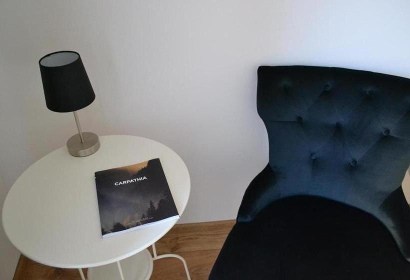 پانسیون Jules Home