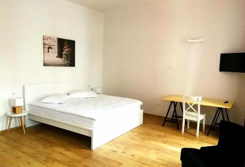 ペンション Jules Home