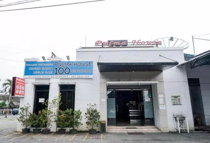 Majatalo Reddoorz @ Jalan Gajah Mada Medan 2