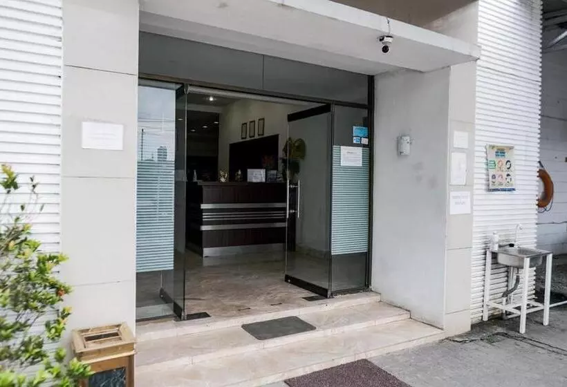 Majatalo Reddoorz @ Jalan Gajah Mada Medan 2