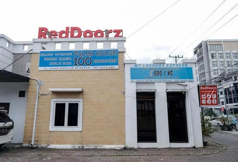 Majatalo Reddoorz @ Jalan Gajah Mada Medan 2
