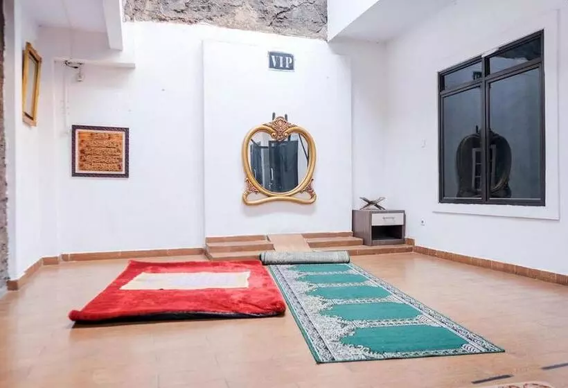 Majatalo Reddoorz @ Jalan Gajah Mada Medan 2
