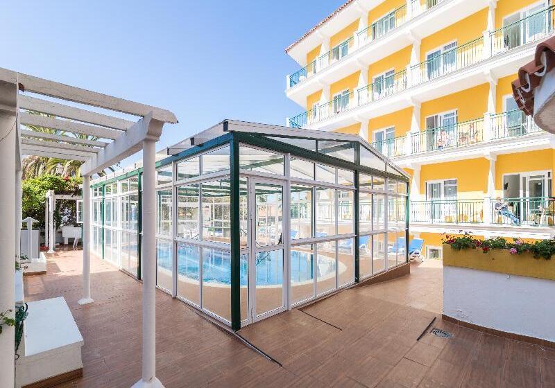 Apartamentos La Carabela