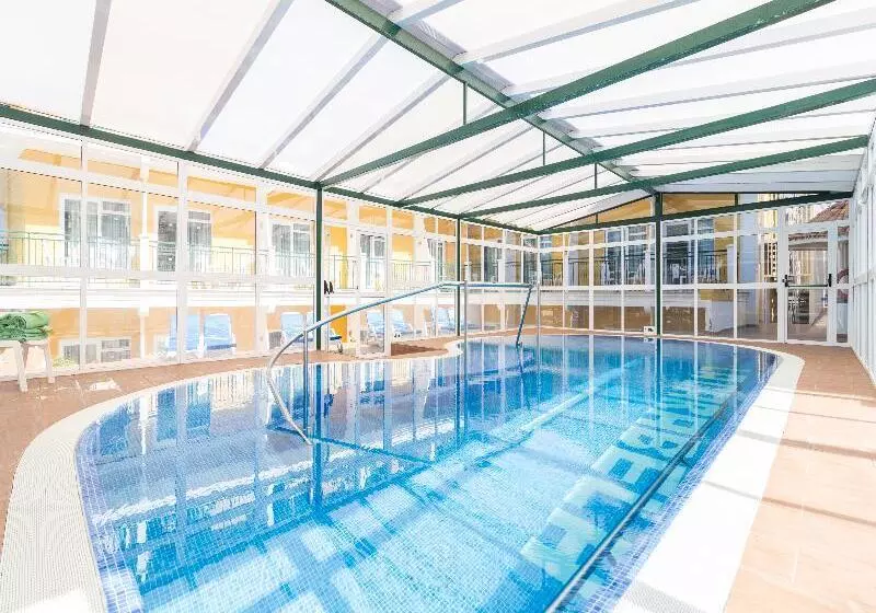 Apartamentos La Carabela