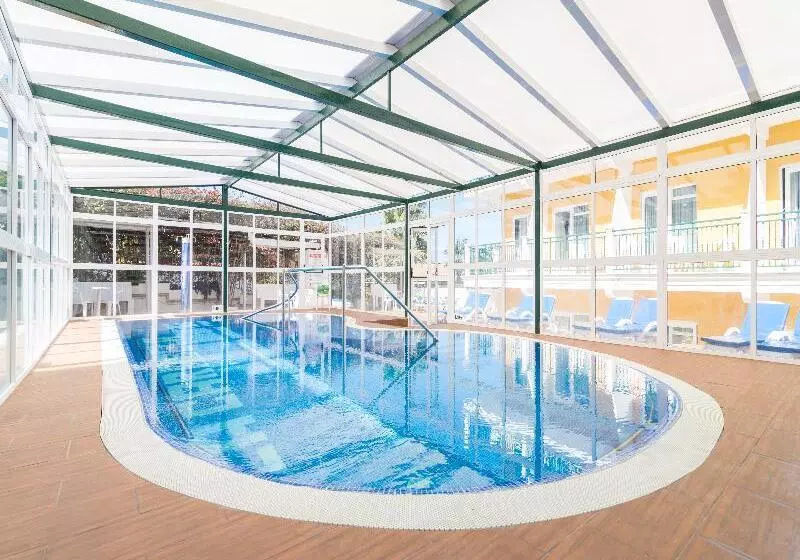 Apartamentos La Carabela