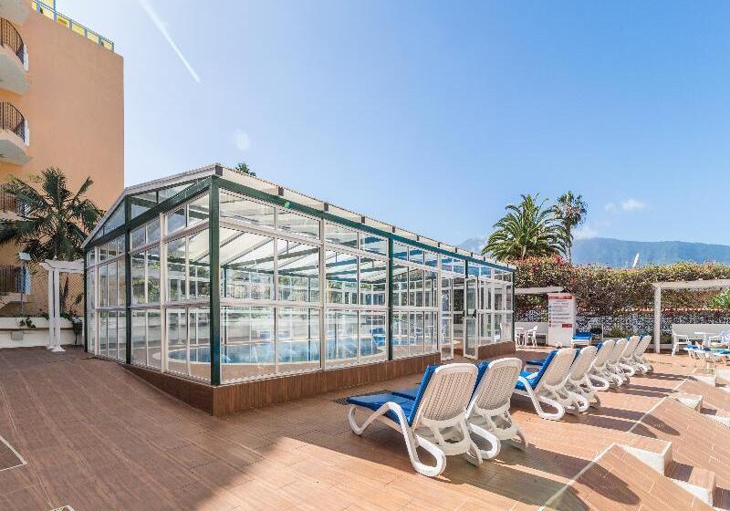 Apartamentos La Carabela