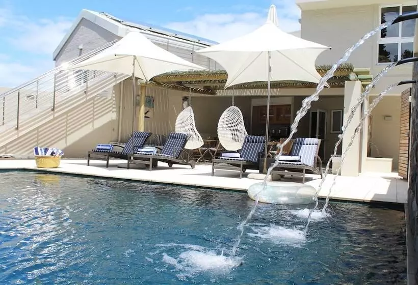 Отель Abalone Guest Lodge