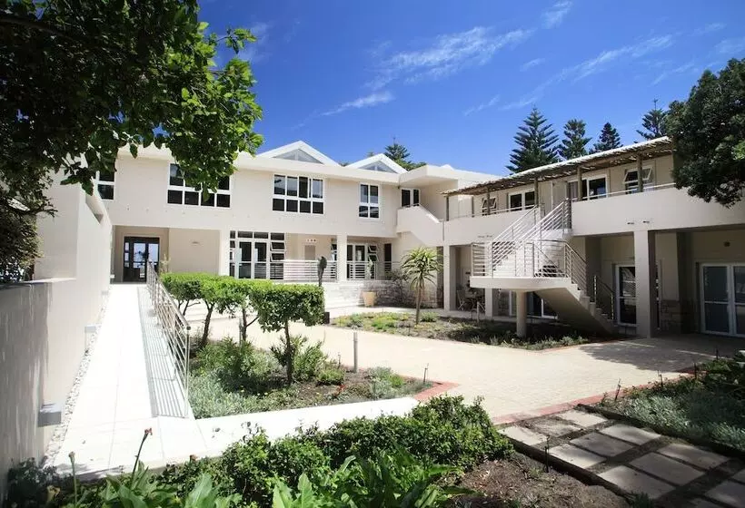 Отель Abalone Guest Lodge