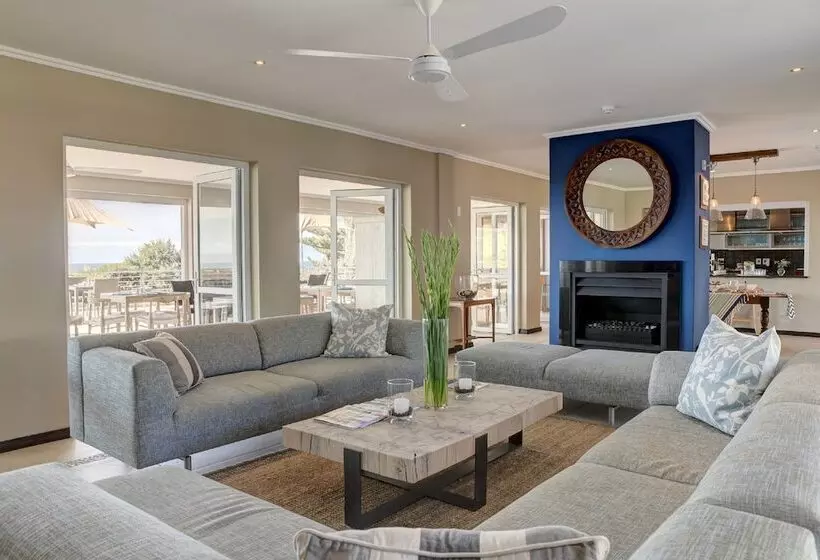 Отель Abalone Guest Lodge