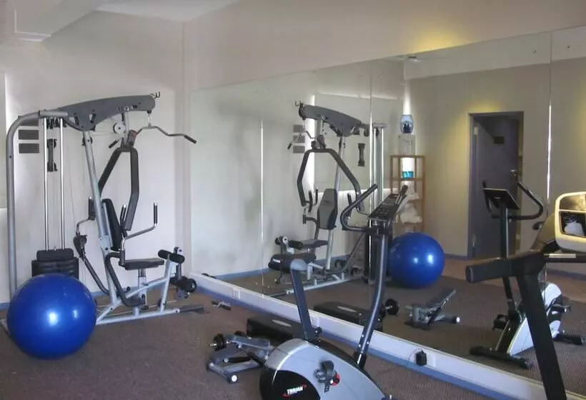 Отель Abalone Guest Lodge