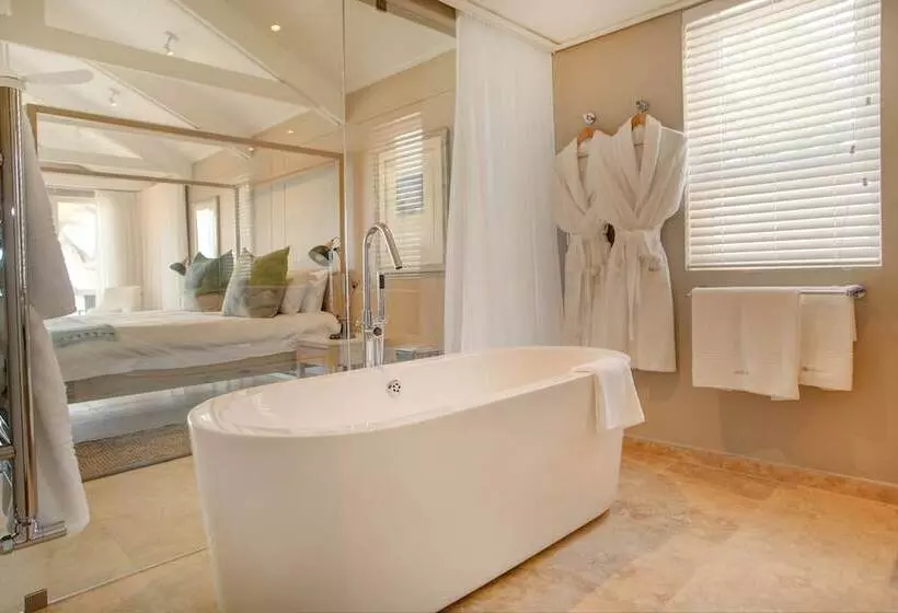 Отель Abalone Guest Lodge