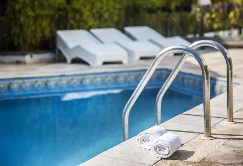 בית מלון כפרי Astron Garden Special