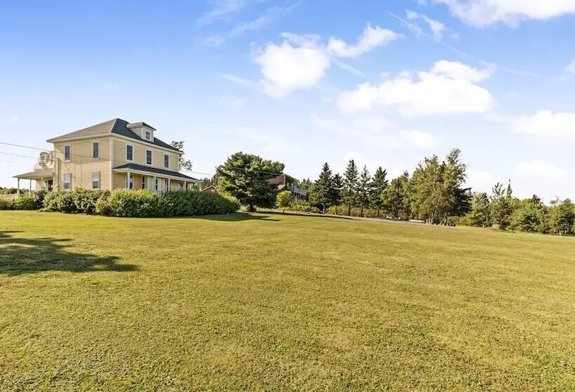 فندق Bayview Pines Country Inn B&b