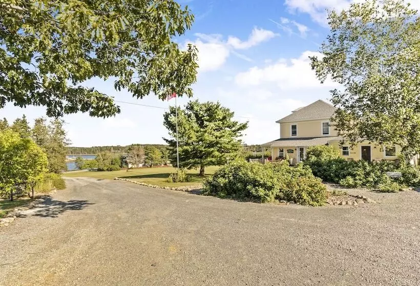 فندق Bayview Pines Country Inn B&b