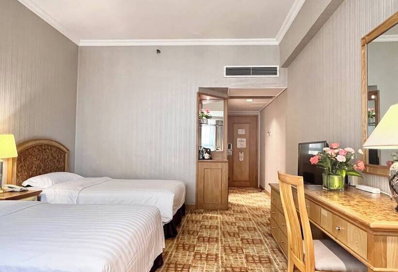 فندق Century Plaza