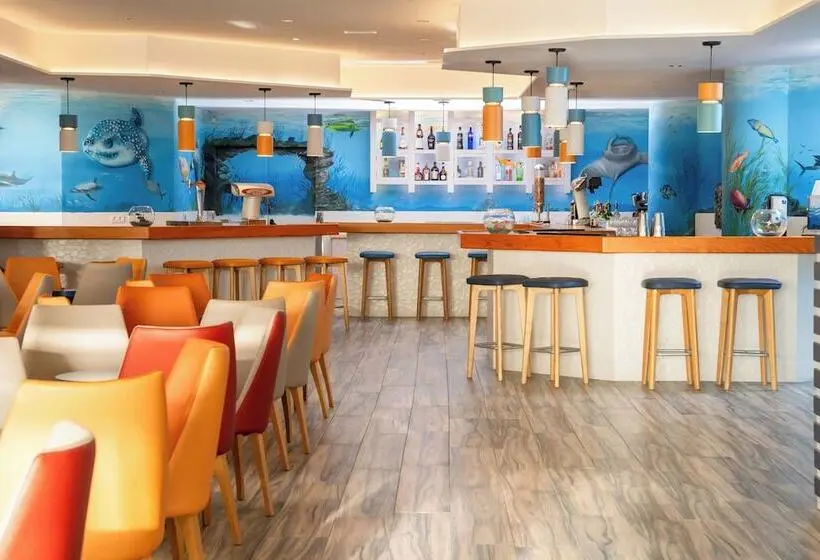 هتل Hovima La Pinta Beachfront Family