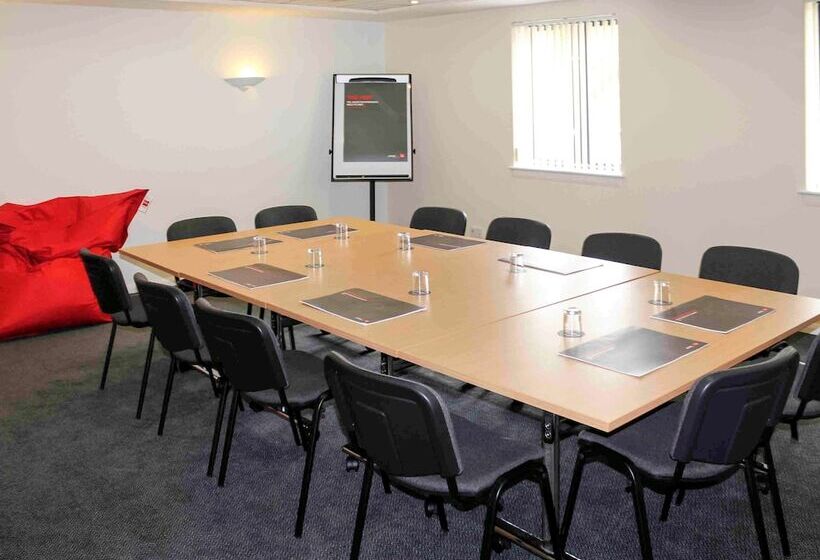 酒店 Ibis Cardiff Gate  International Business Park