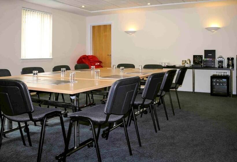 酒店 Ibis Cardiff Gate  International Business Park