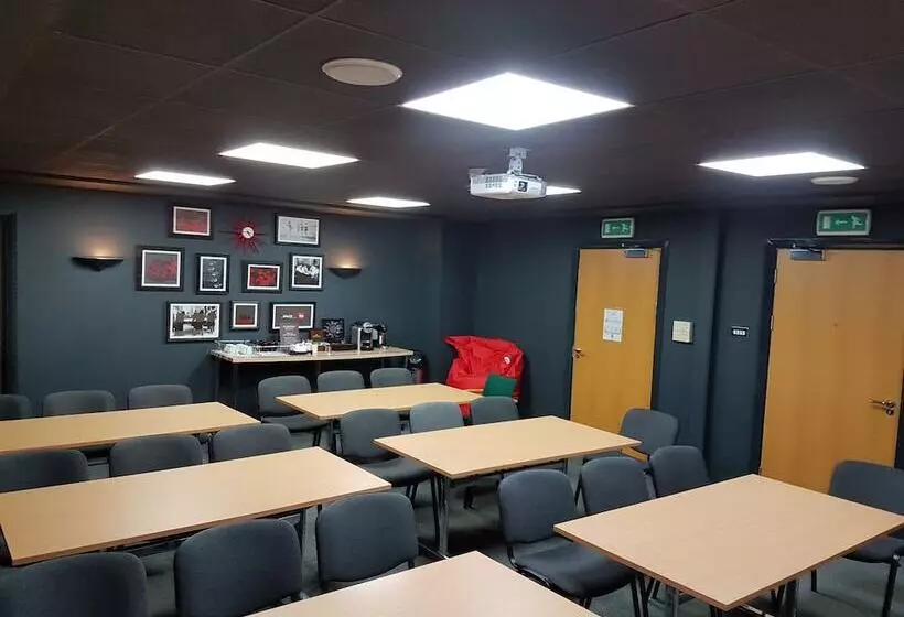 호텔 Ibis Cardiff Gate  International Business Park