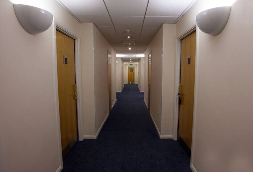 酒店 Ibis Cardiff Gate  International Business Park