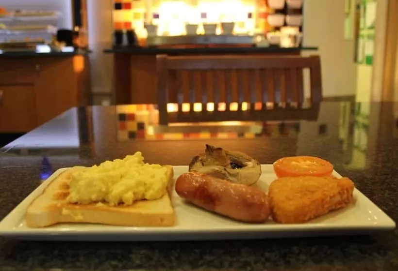 호텔 Ibis Cardiff Gate  International Business Park