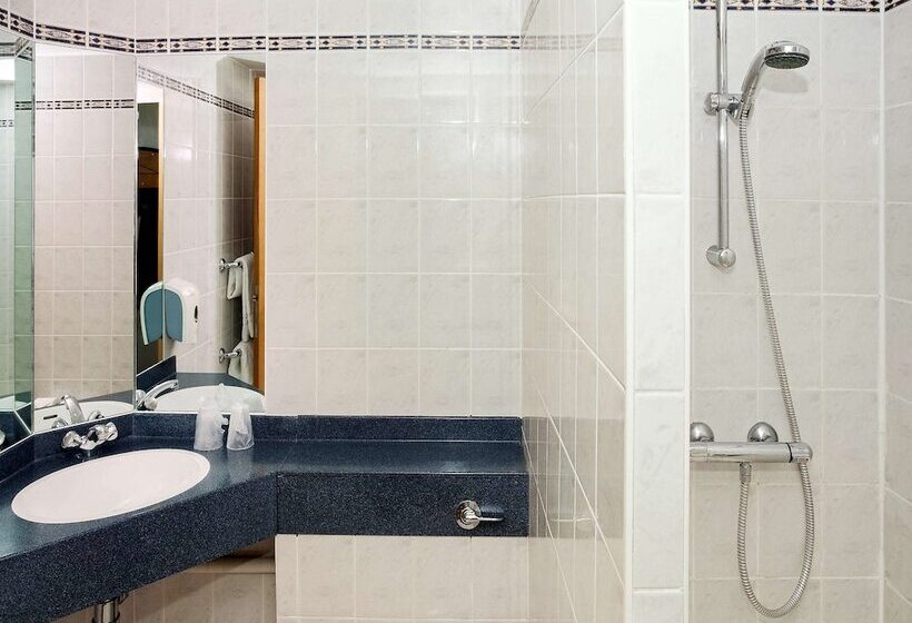 酒店 Ibis Cardiff Gate  International Business Park