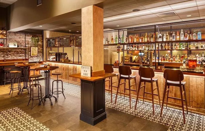 Отель Ibis Manchester Centre 96 Portland Street