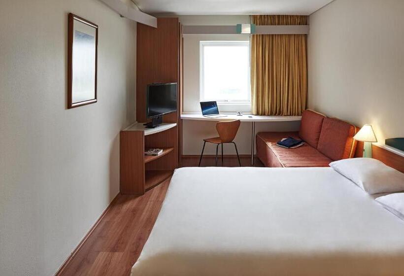 Otel Ibis Monterrey Valle