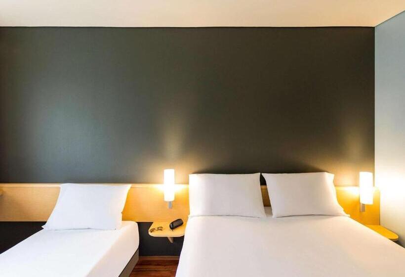 Otel Ibis Monterrey Valle