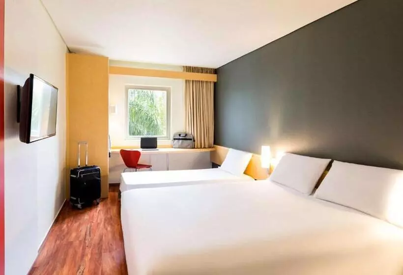 Отель Ibis Monterrey Valle