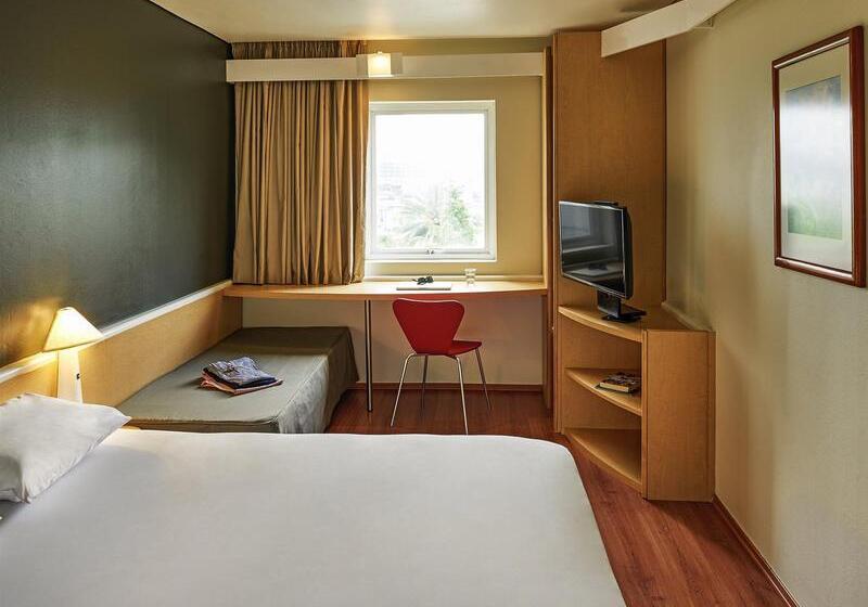 Otel Ibis Monterrey Valle