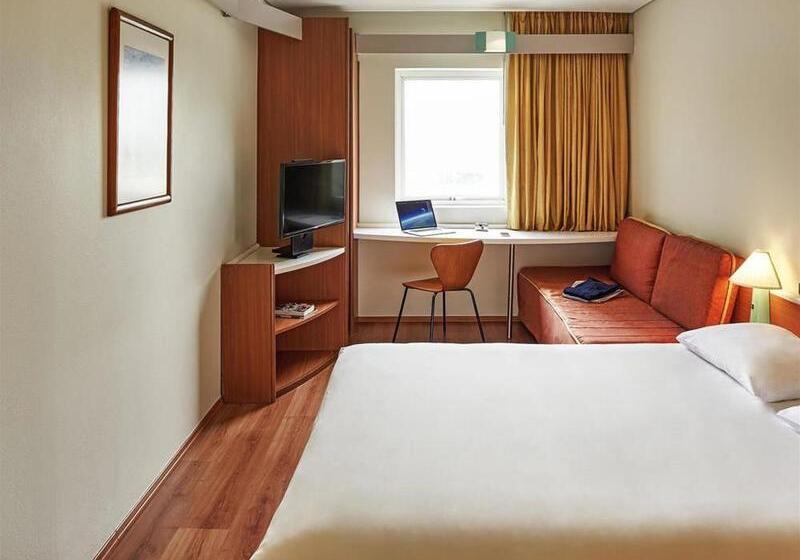 Otel Ibis Monterrey Valle