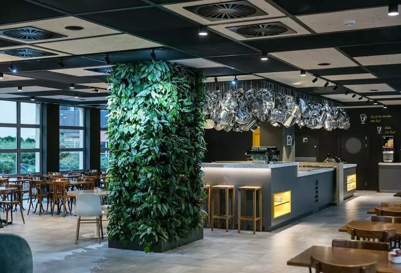 هتل Ibis Praha Wenceslas Square