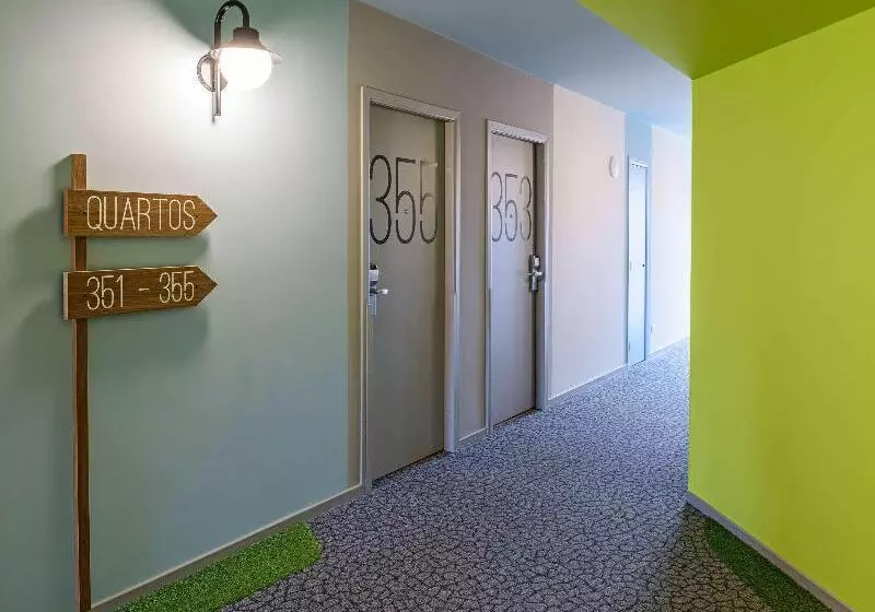 ホテル Ibis Styles Curitiba Centro Civico