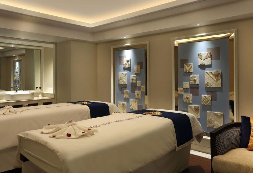 هتل Sheraton Grand Pune Bund Garden