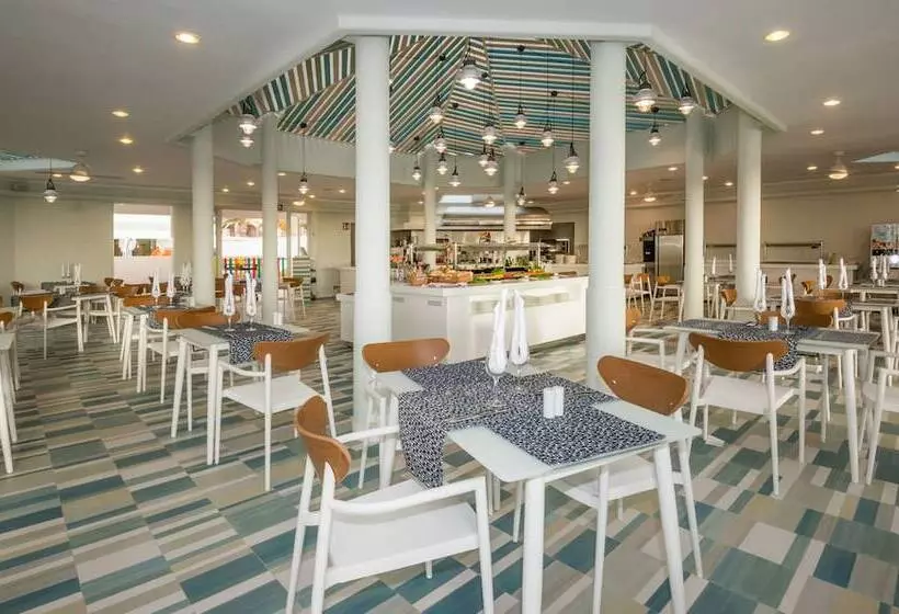 Hovima La Pinta Beachfront Family